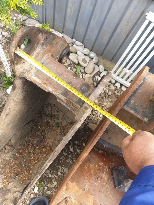 Cupe buldo excavator caterpilar