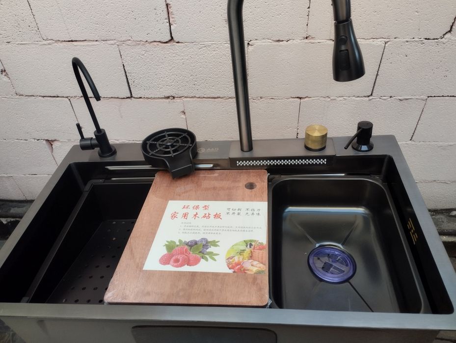 Мойка кухонная водопад