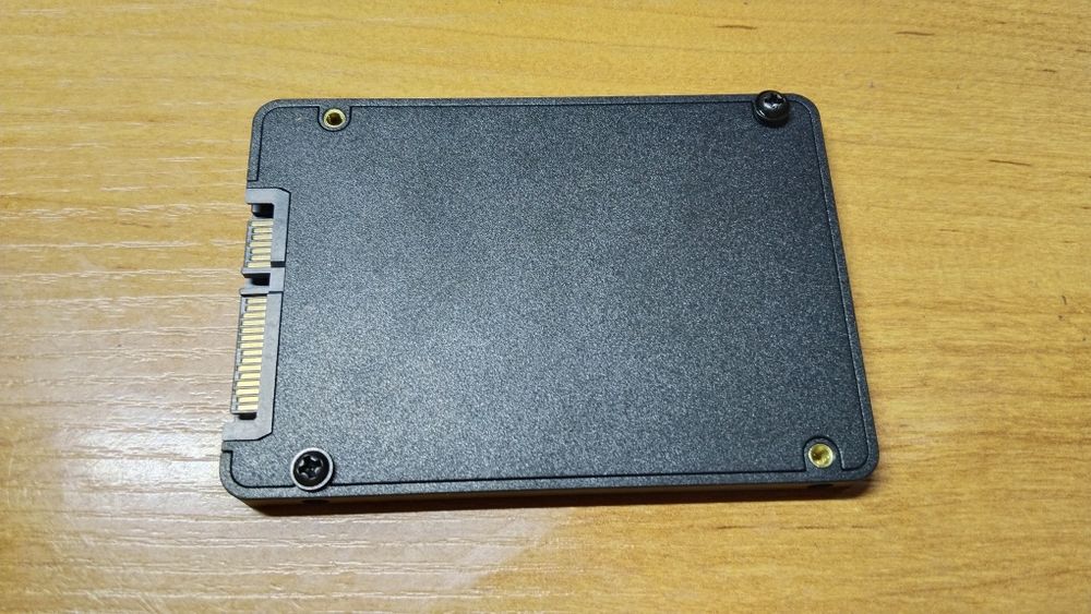 Продам SSD диск на 1 Tb