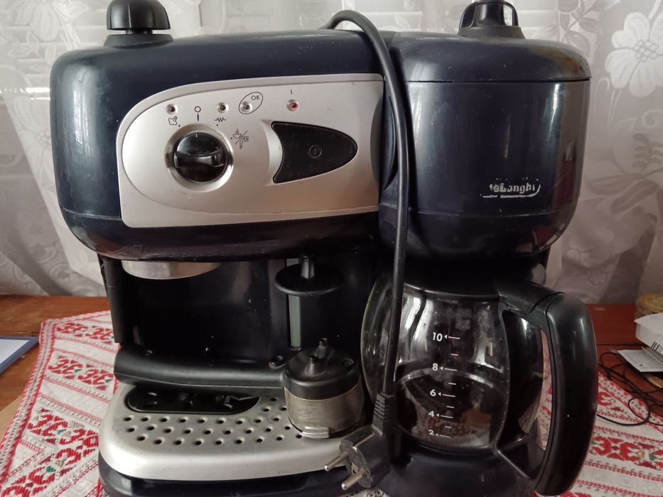 Кафемашина DeLonghi - шварц и еспресо