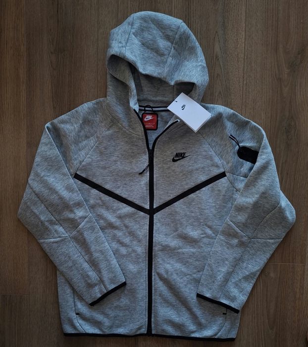 Hanorac Nike Tech