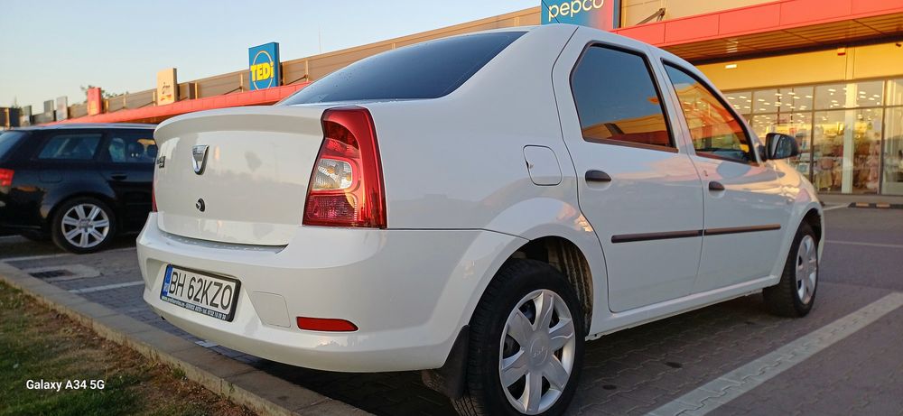 Vând Logan Facelift