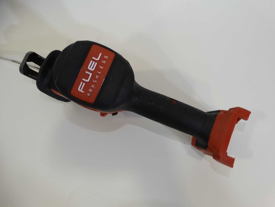 Milwaukee M18 FHZ - Компактен саблен трион