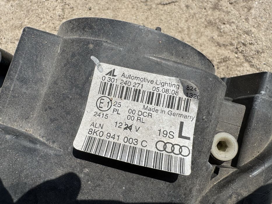 Far stanga audi a4 b8