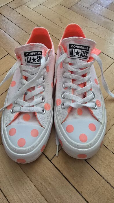 Tenisi Converse alb cu buline roz