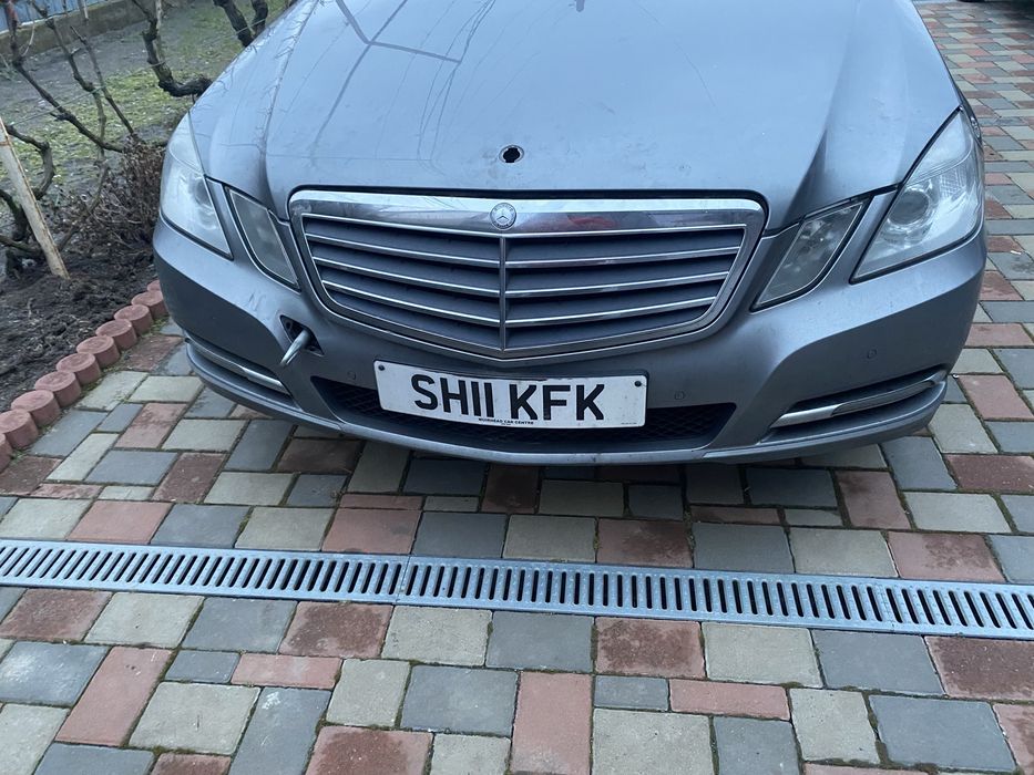 Vând bară față și faruri E Class 2010 w212