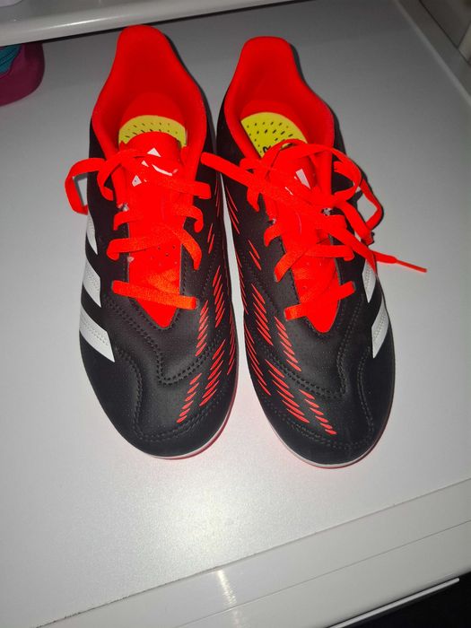 Ghete fotbal cu crampoane noi,nefolosite