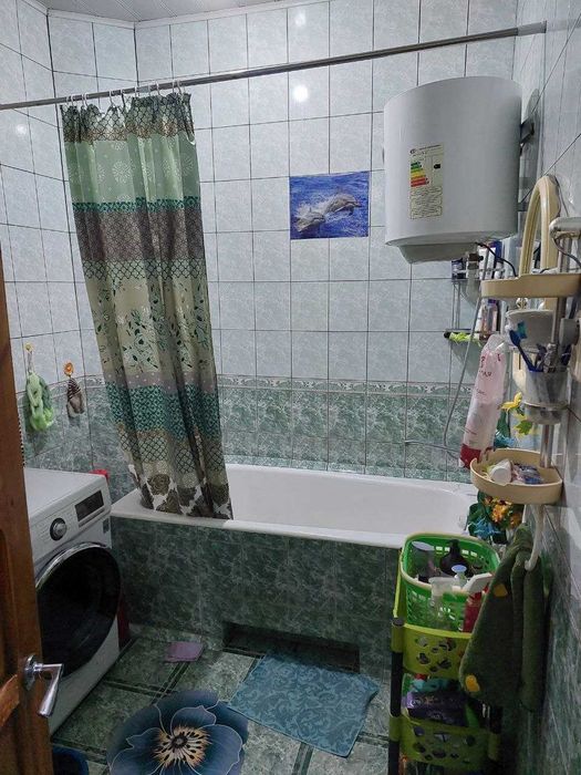 Продается 3-х комнатная в центре Чирчика