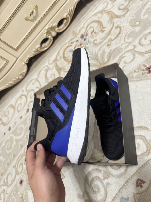 Adidas 44 размер новые