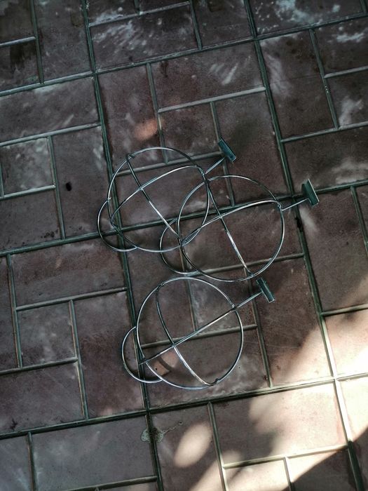 Подставки для головных уборов.