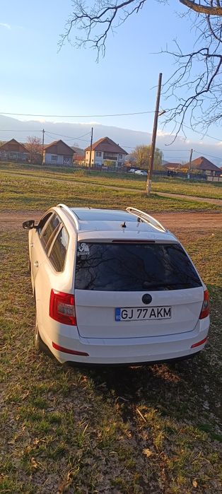 Octavia 3 2.0 TDI DSG 150CP – Panoramic – Climatronic – Preț bun!