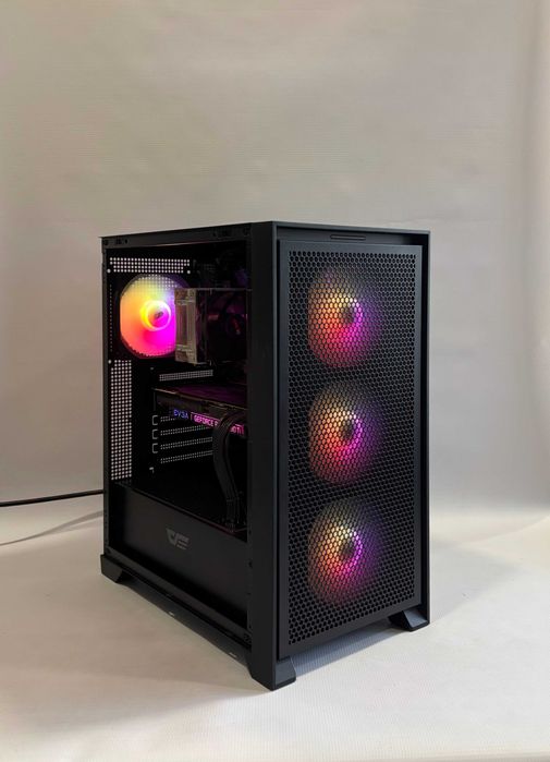 Геймърски компютър Intel Core i7 9700, RTX 2080 Ti 11GB, 16GB ram