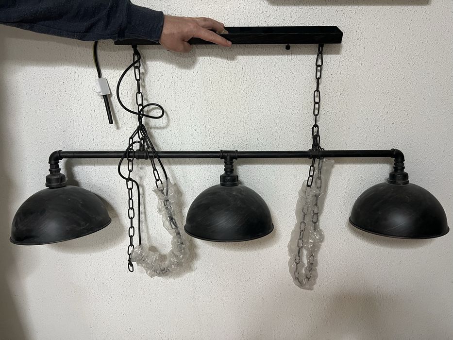 Lustră suspendată stil industrial / loft – 3 abajururi metalice negre