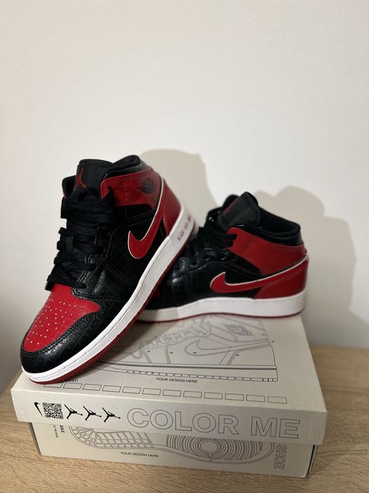 Дамски кецове Nike Air Jordan 1 Mid