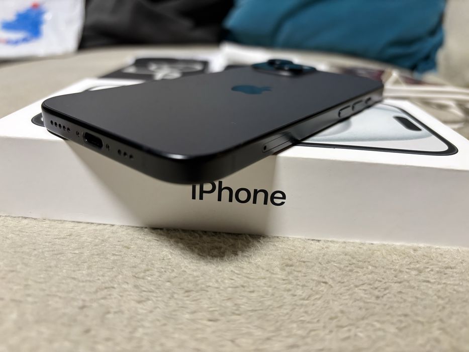 Vand schimb Iphone 15, factura eMag, garantie 2026, jmpecabil.