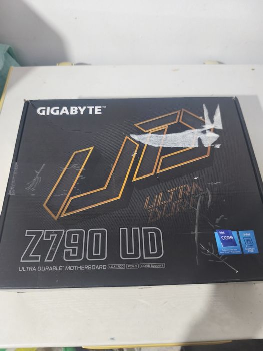 Placa de baza Gigabyte Z790 UD
