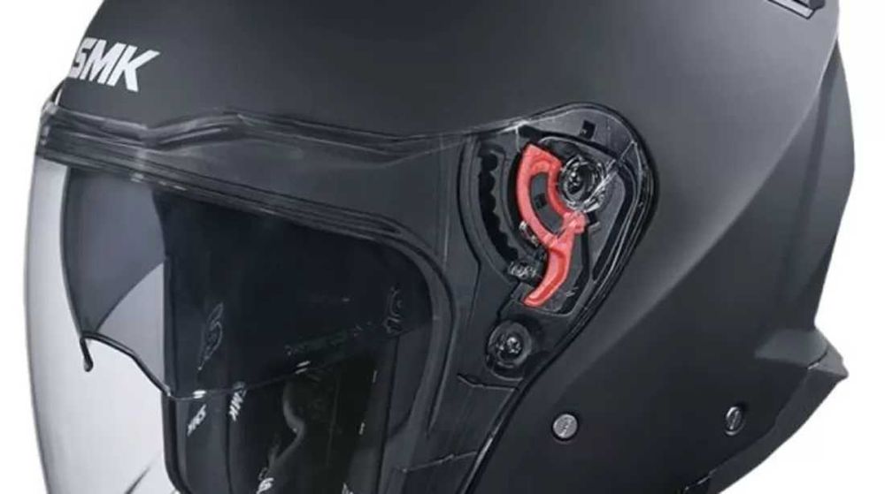 Топ Цена Мото каска SMK GTJ Escape ,вградени очила, 2024г,