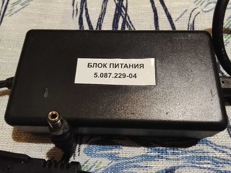 Блок питания DC 9 V, 3 A