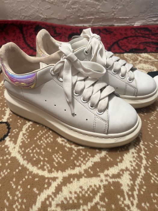 Обувь по 3000 тг