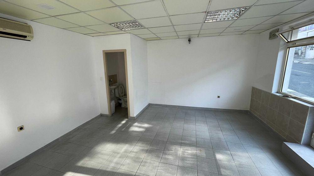 Отдавам помещение под наем в центъра на Свети Влас!