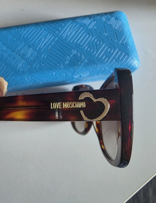 Нови оригинални Love Moschino