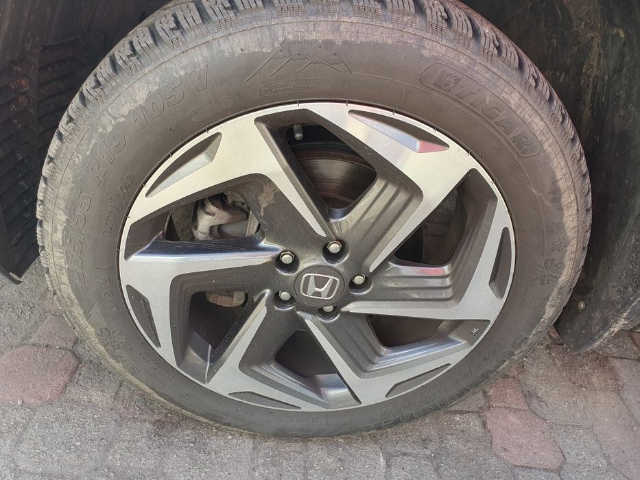 Vând 2 anvelope iarna Tigar SUV Winter 235 55 R19