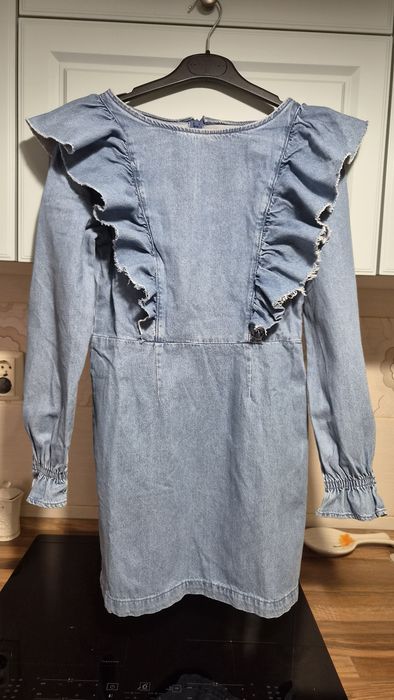Rochie de blugi cu volane