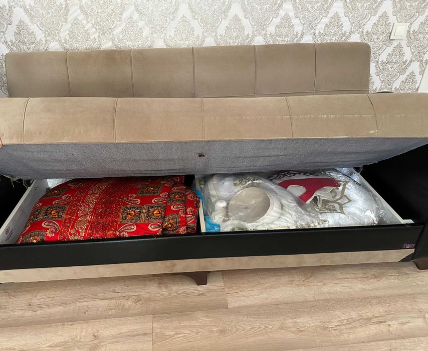 Продаю раскладной диван