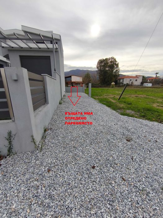 Продава нова къща 58м2 с басейн и двор 120 м2 в Паралия Врасна, Гърция