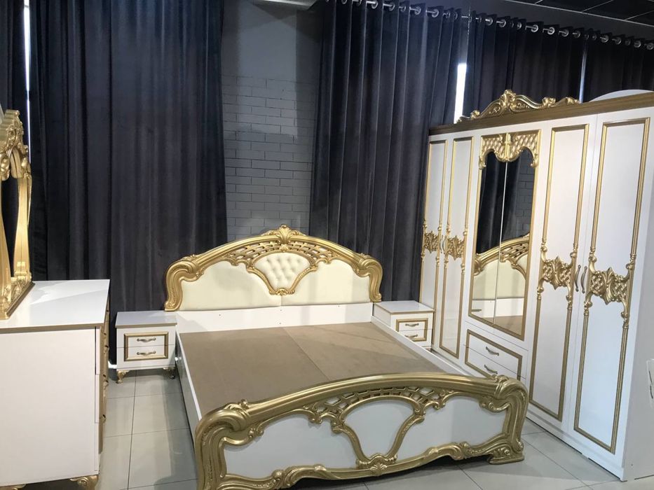 Спальный гарнитур