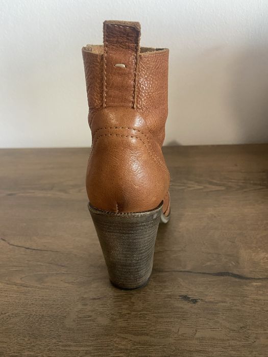 Ghete din piele hugo boss