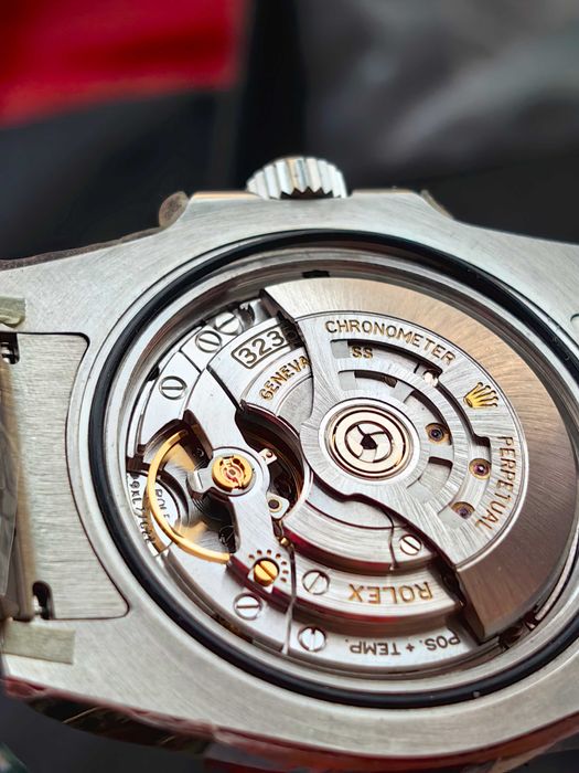 Rolex Starbucks, 3235 с 2 секунди отклонение