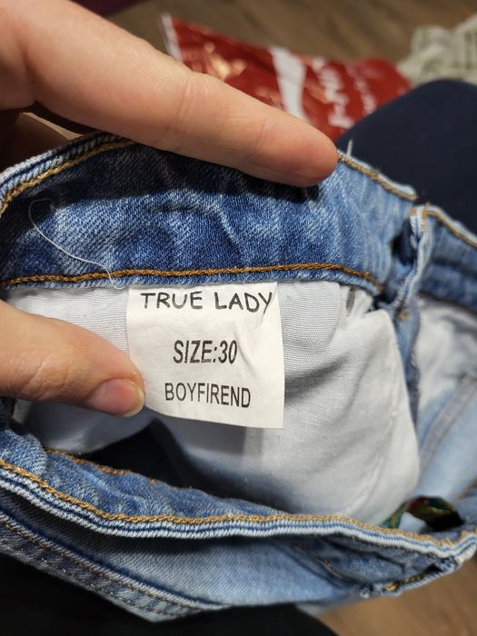 Вещи. Джинсы, шорты, свитер, рубашка