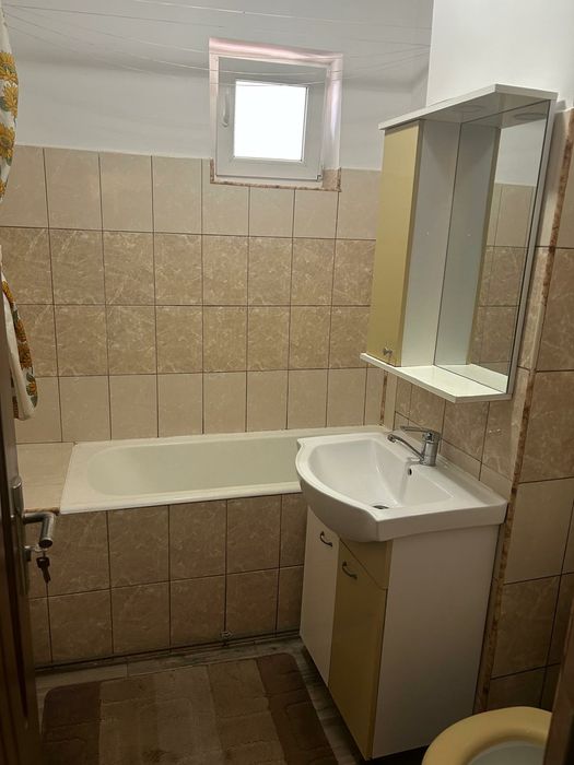 Închiriez apartament în Mizil
