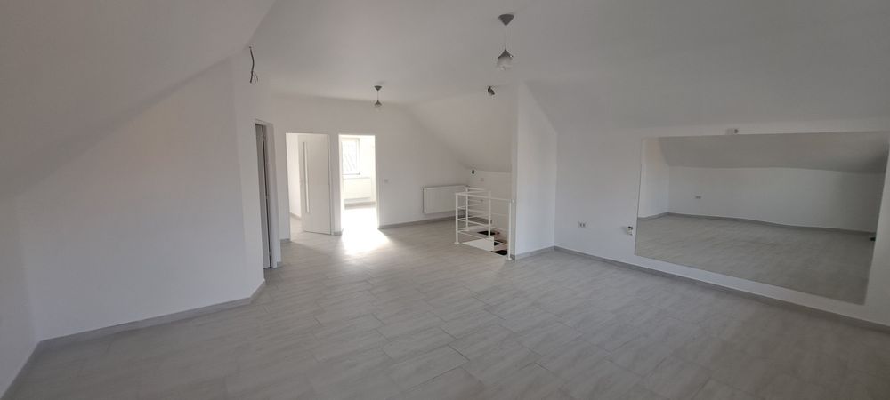 Casă spațioasă de închiriat sau de vânzare în Roznov