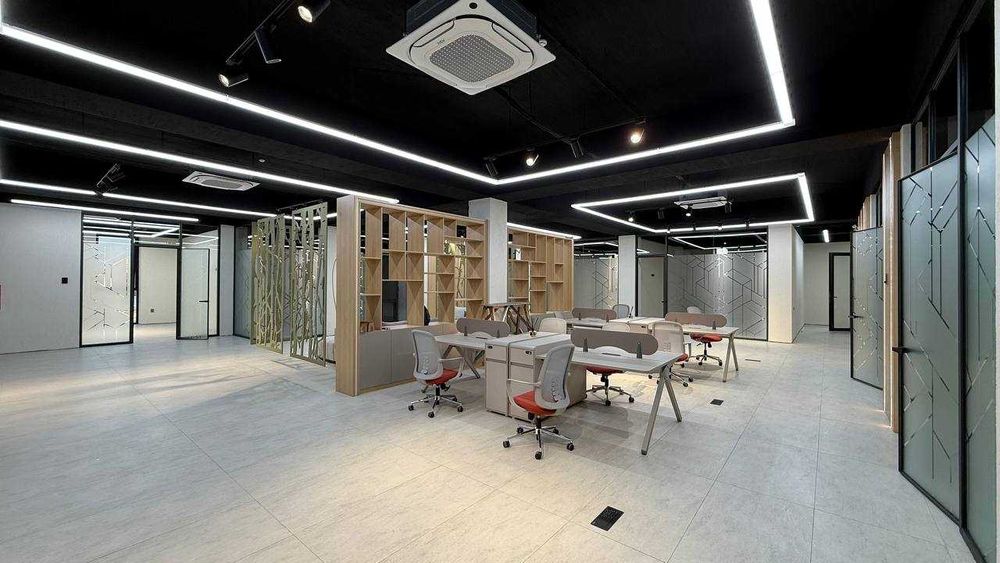 Коммерческое помещение 2100 м2 на первой линии просп. Амира Темура