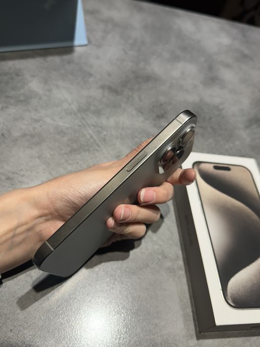 Продам Айфон 15 про