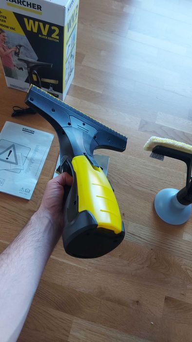 Стъклочистачка KARCHER WV 2 PREMIUM Работа на батерия