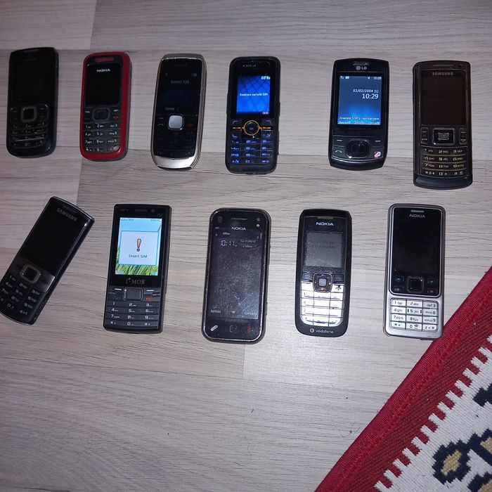 Telefon mobil stare buna 50 de lei bucata cine le ia pe toate mai las ceva
