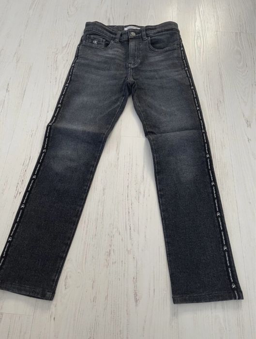 Vand blugi de firma pentru copii