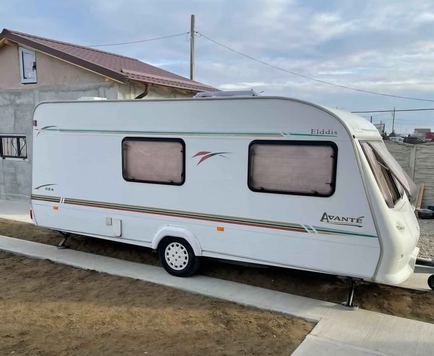 Rulota pentru familie cu 2 copii