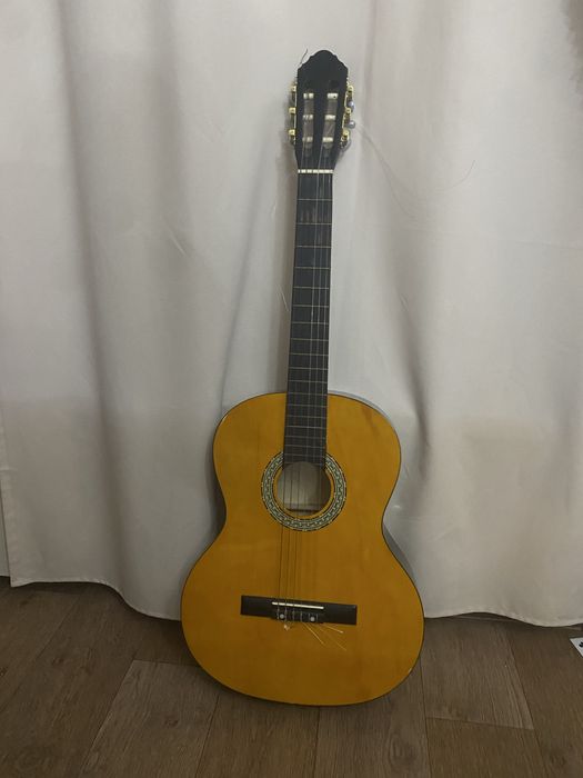 Классическая гитара + чехол