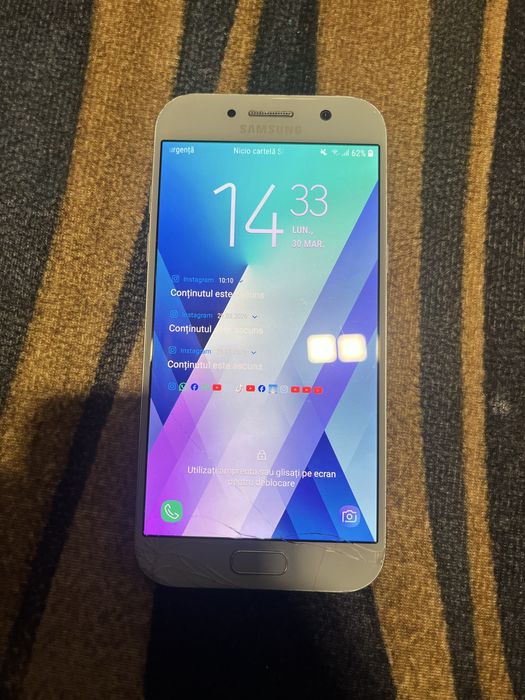 Samung a5 2017 fisurat schimb cu iphone