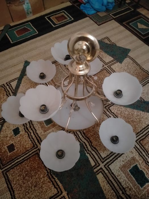 Люстра  сатылады срочно