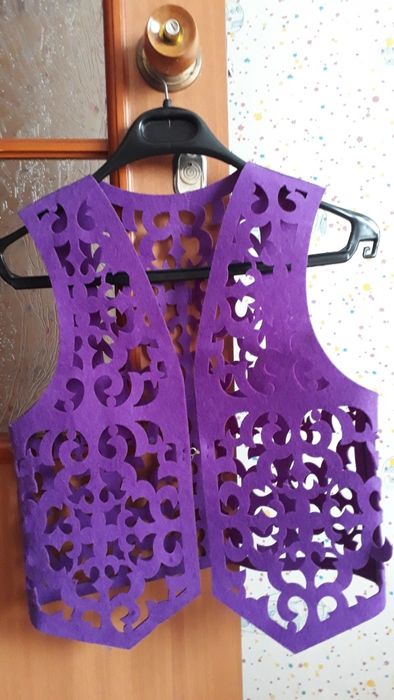 Жилетка на мальчика на 8-9 лет