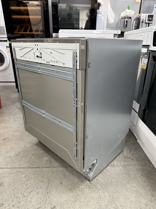 Съдомиялна машина за вграждане MIELE 60см