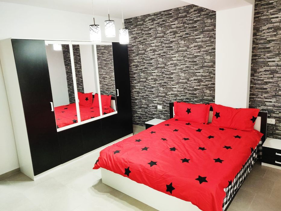 Apartament 2 cam de închiriat termen lung, inclusiv vara
