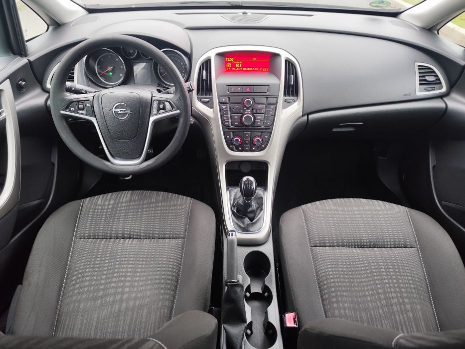 Opel Astra "J" •2011• 1.7~110CP • 4Usi •EURO 5•HATCHBACK• Impecabila!