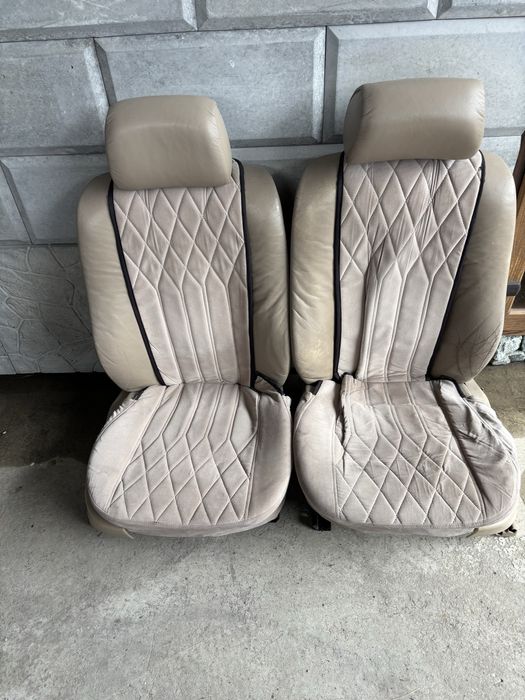 Сиденья передние