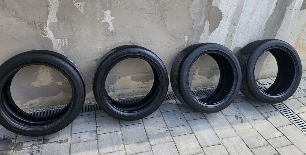Pneuri de vară second Falken Azenis 18"